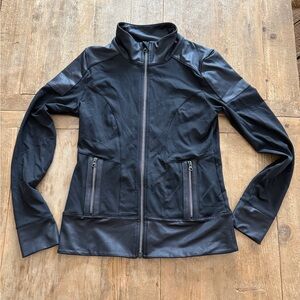 Alo Black zip up yoga jacket